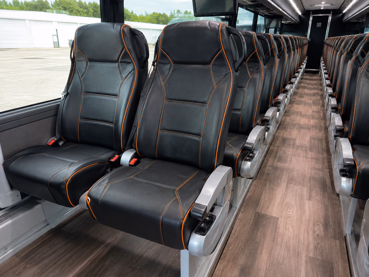 buses for prom pre parties dinner runs and after prom celebrations