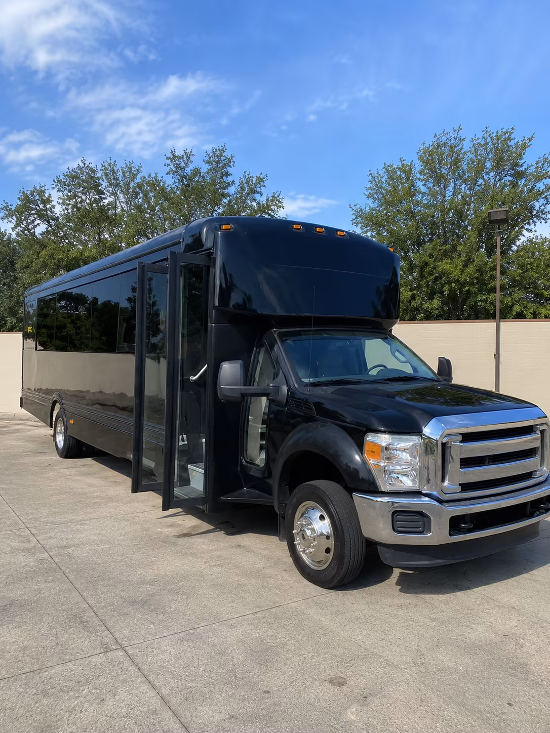 lakeland 20 passenger party bus