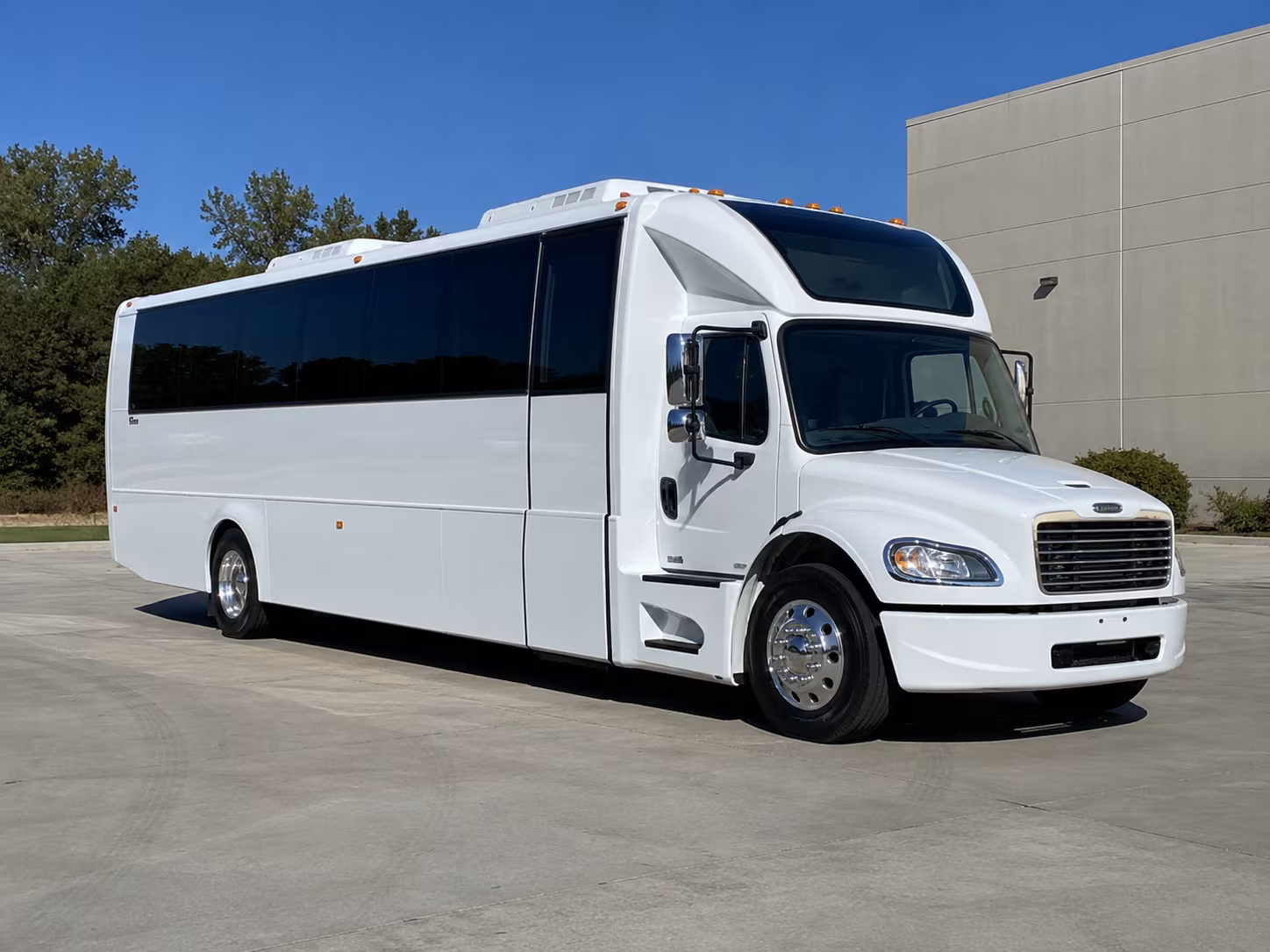 lakeland 28 passenger party bus