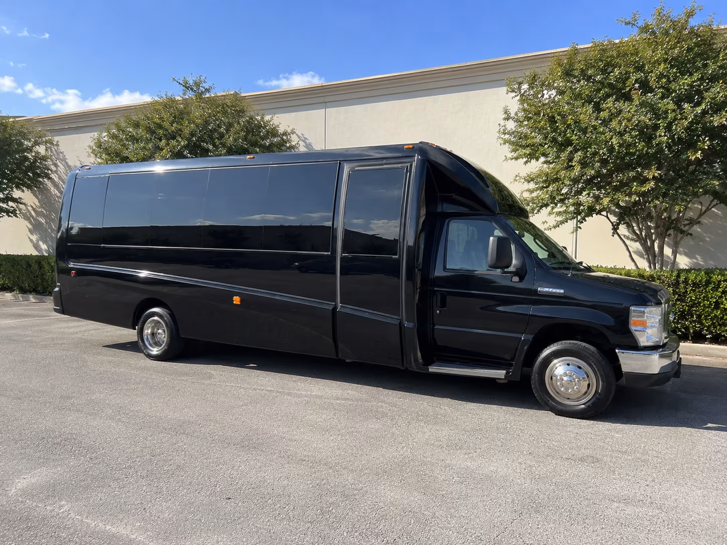 lakeland concert party bus rental