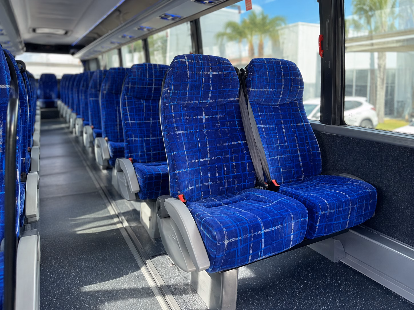 shuttle buses between lakeland hotels and your wedding venue